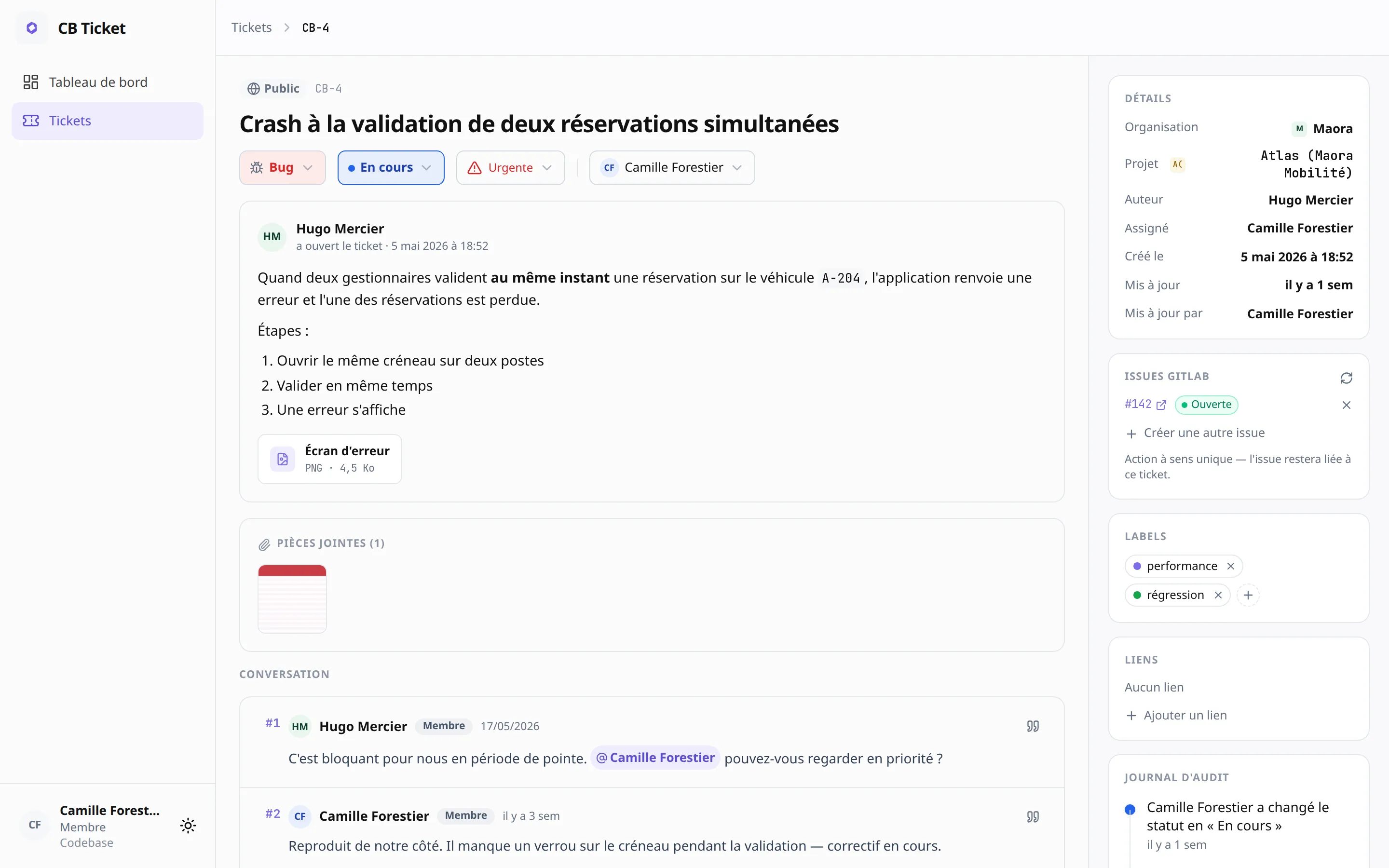 Détail d’un ticket de support : conversation, labels, lien vers une issue GitLab et journal d’audit